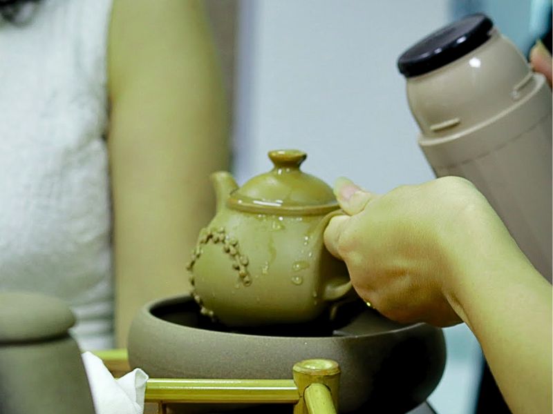 Các loại trà thảo mộc như trà hoa cúc mang lại một số lợi ích cho sức khỏe