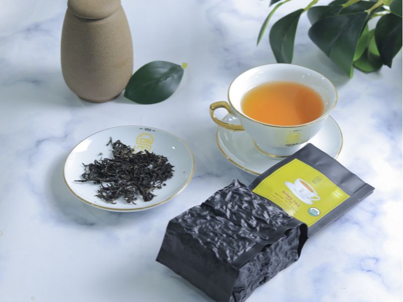 Polyphenol là một loại chất chống oxy hóa phổ biến trong nhiều thực phẩm và đồ uống, bao gồm hồng trà. 