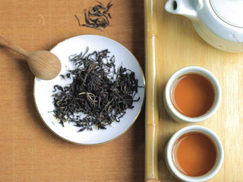 Việc kết hợp uống hồng trà hàng ngày cùng với các biện pháp điều chỉnh lối sống khác