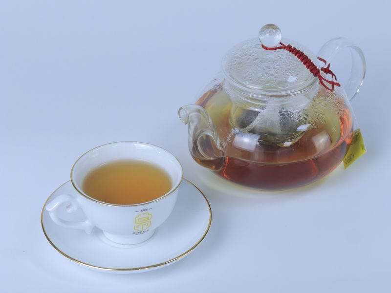 Uống trà đen có thể giúp giảm lượng đường trong máu sau bữa ăn hoặc bữa ăn nhẹ